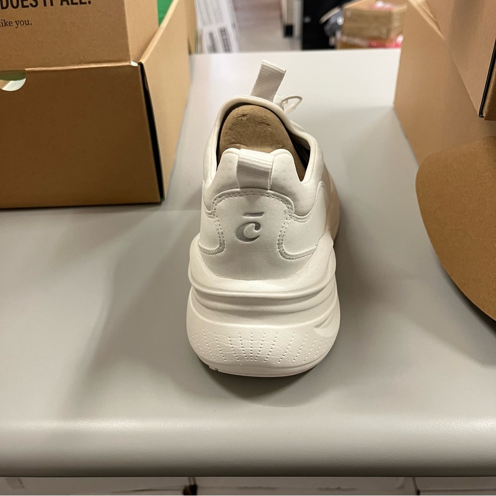 NIB Women's Clove Forte White Sneakers - Picture 4 of 9